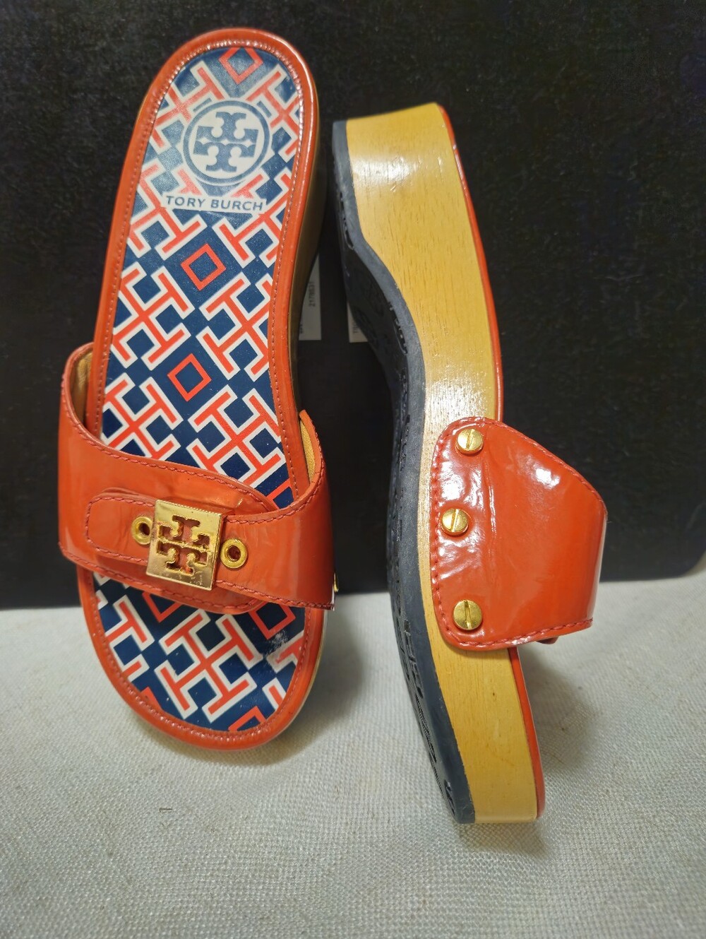 Tory Burch Vintage Orange Patent Leather Wooden Platform Clogs Slide Sandals 6.5 - Picture 5 of 16